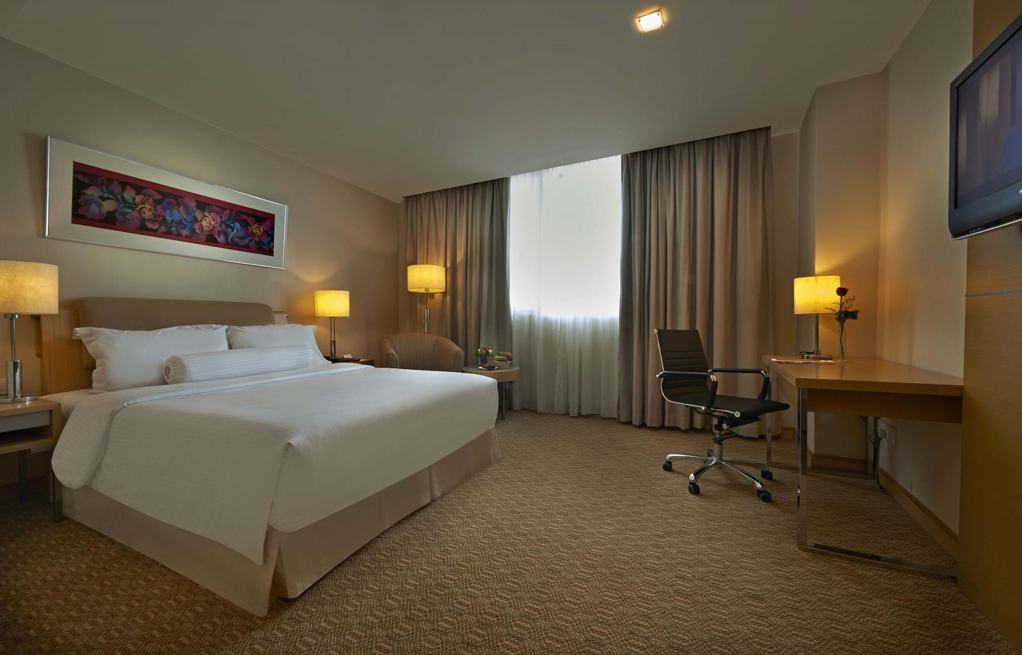 รอยัล ชูลัน เดอะ เคิร์ฟ Hotel เปอตาลิงจายา ภายนอก รูปภาพ