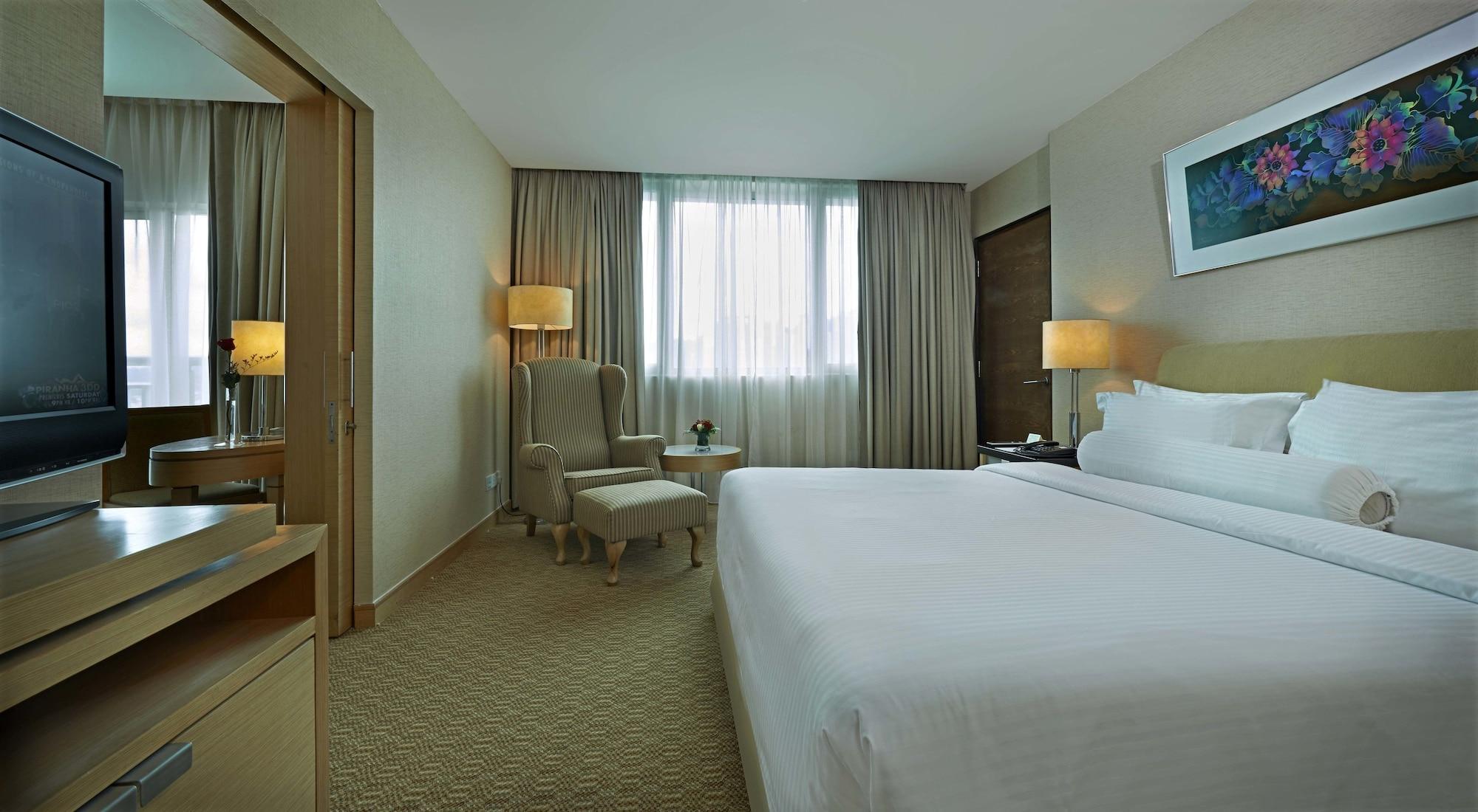 รอยัล ชูลัน เดอะ เคิร์ฟ Hotel เปอตาลิงจายา ภายนอก รูปภาพ