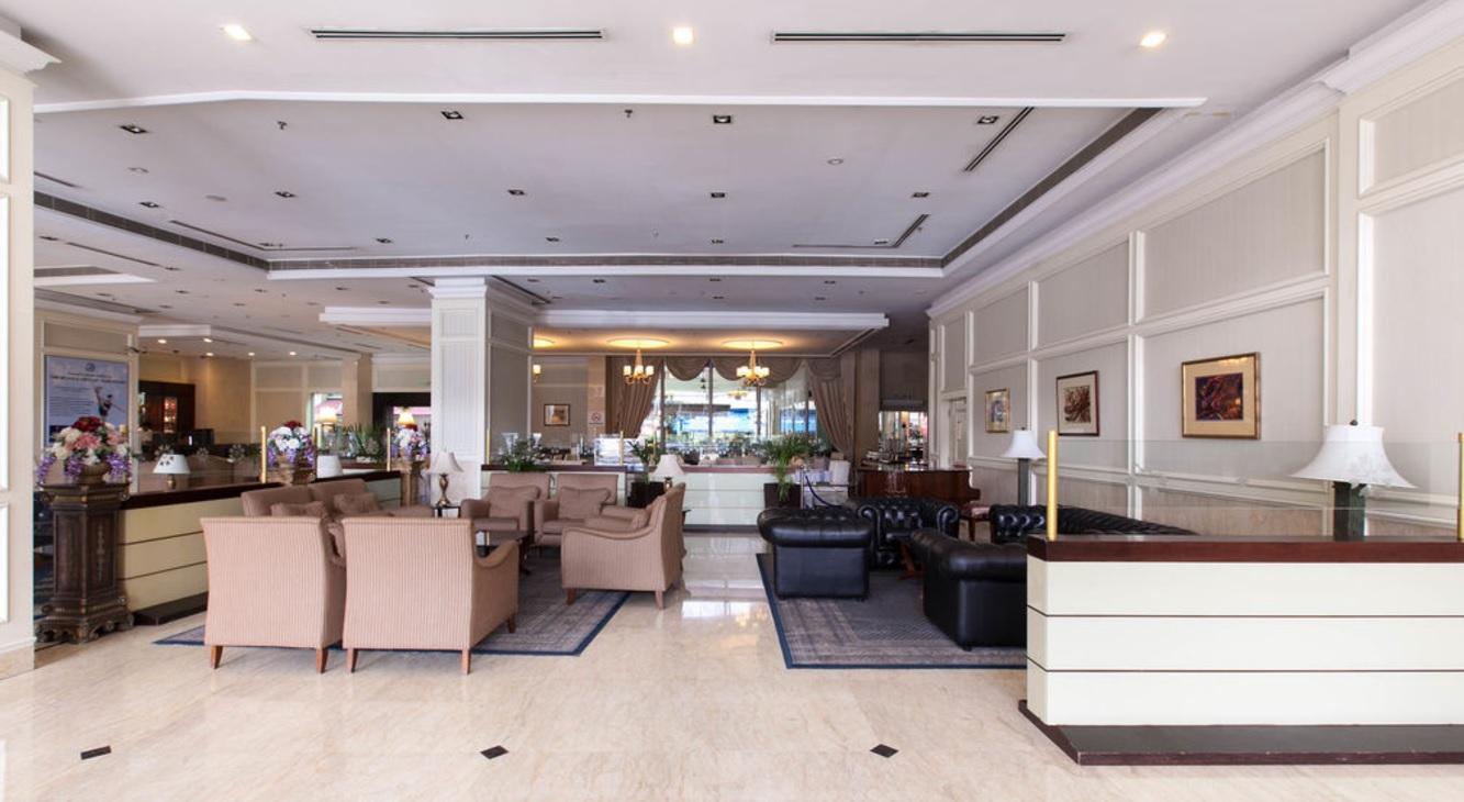 รอยัล ชูลัน เดอะ เคิร์ฟ Hotel เปอตาลิงจายา ภายนอก รูปภาพ