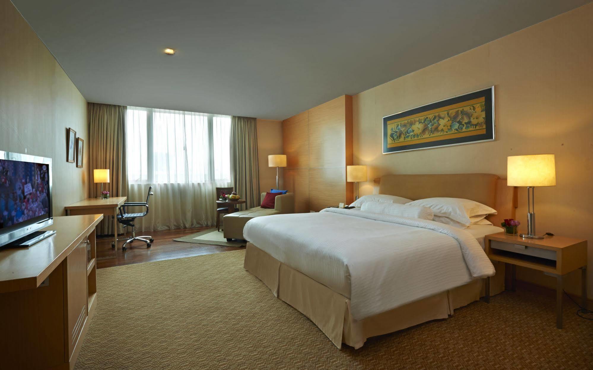 รอยัล ชูลัน เดอะ เคิร์ฟ Hotel เปอตาลิงจายา ภายนอก รูปภาพ